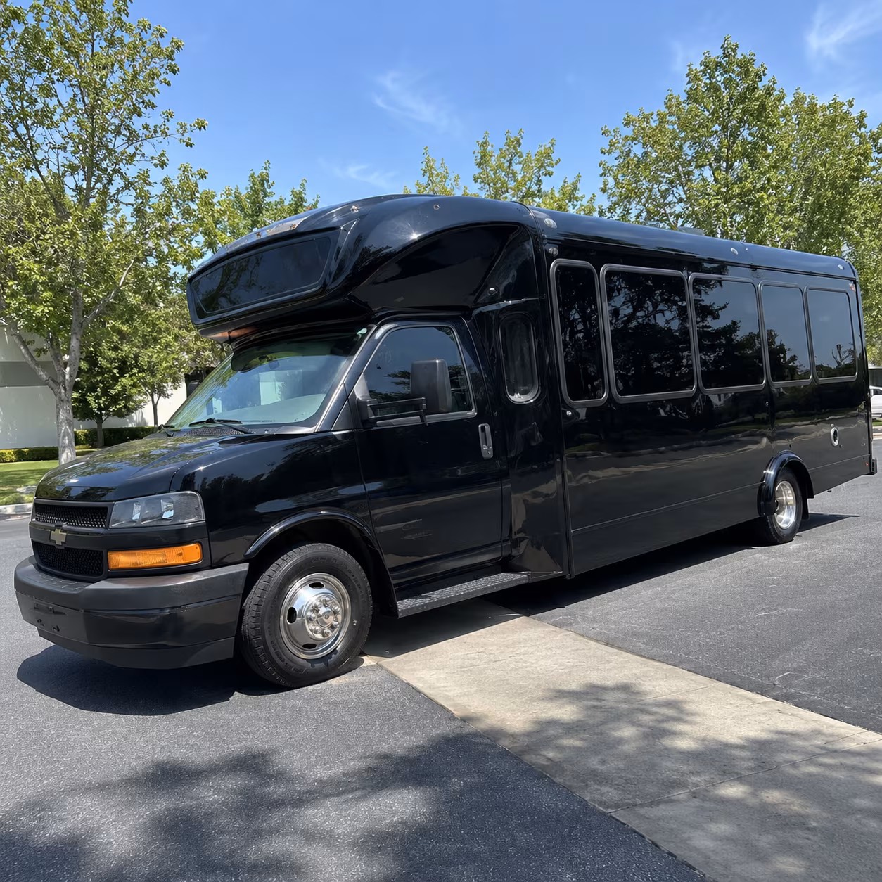 pensacola 15 passenger party bus